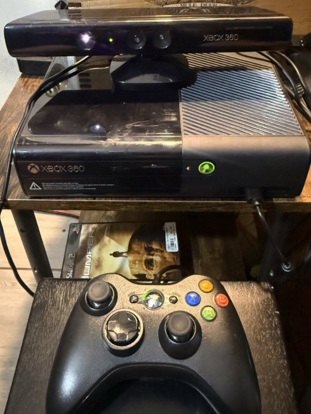 Microsoft Xbox 360 Slim 250GB Kinect / Guitar Hero Bundle. Tested / Working!